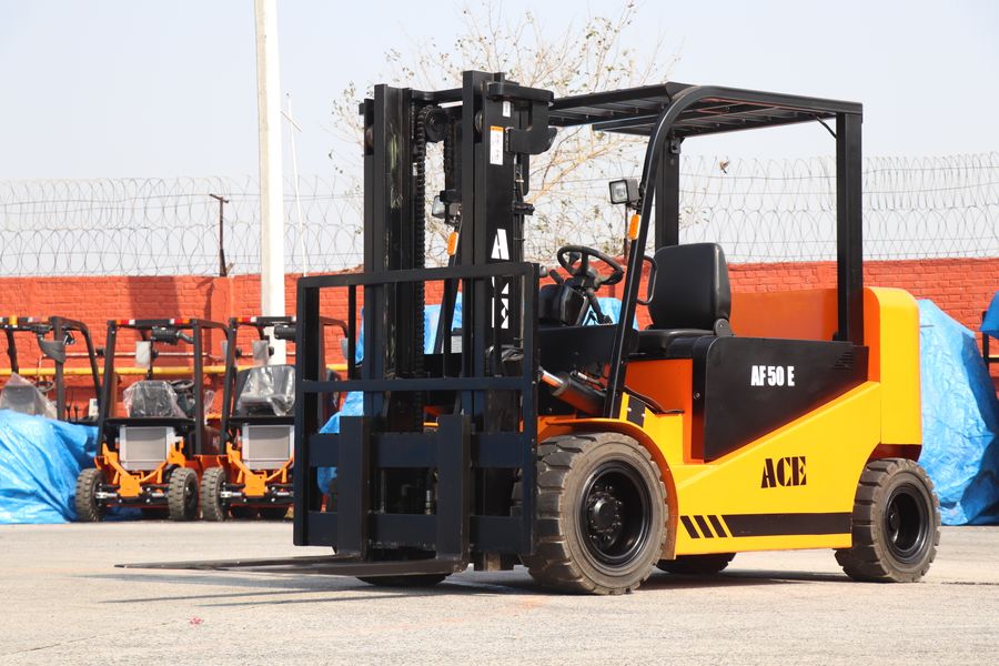 Forklift & Earth Moving